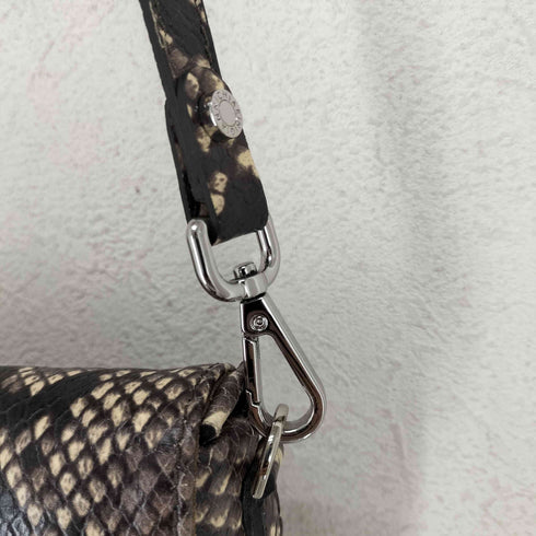 ジャンニキャリーニ GIANNI CHIARINI パイソン型押しショルダーバッグ レディース