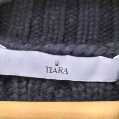 ティアラ Tiara ケーブル編みハイネックニット レディース