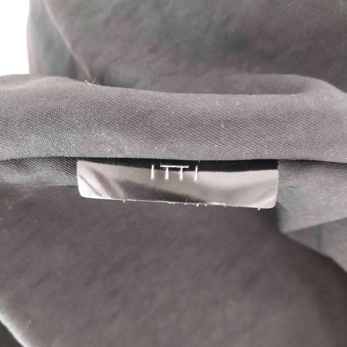 イッチ ITTI ナイロンショルダーバッグ メンズ