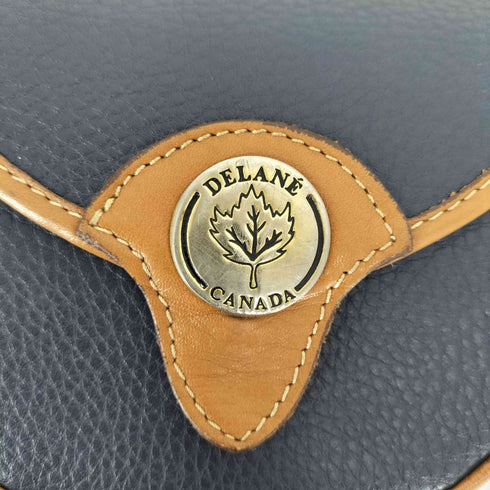 MADE IN CANADA レザーショルダーバッグ レディース