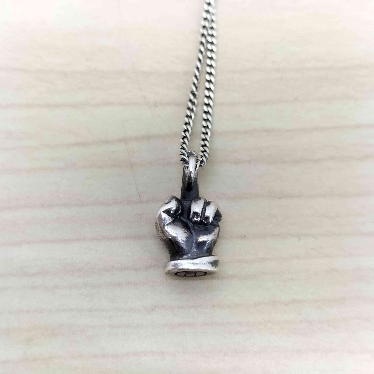アンダーカバー UNDERCOVER Fuck Finger 925シルバーネックレス メンズ