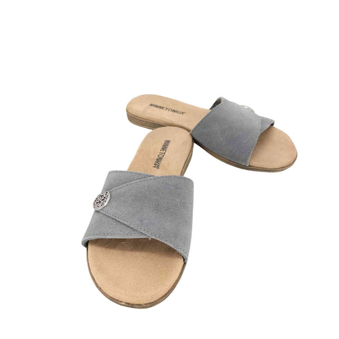 ミネトンカ Minnetonka フラットサンダル レディース