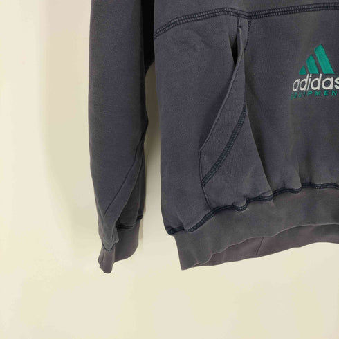 アディダス adidas 90s EQUIPMENT パフォーマンスロゴ刺繍 プルオーバーパーカー ナス紺 メンズ