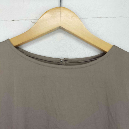 イッセイミヤケ ISSEY MIYAKE 裾リブポリエステルノースリーブワンピース レディース JPN:2