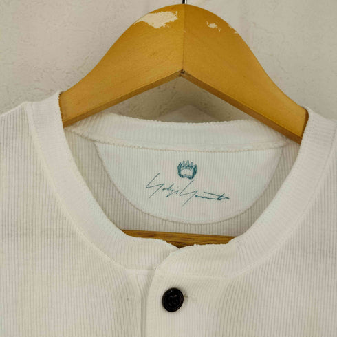 ヨウジヤマモト Yohji Yamamoto EMBROIDERY NAME PRINT HENLEY NECK メンズ JPN:3