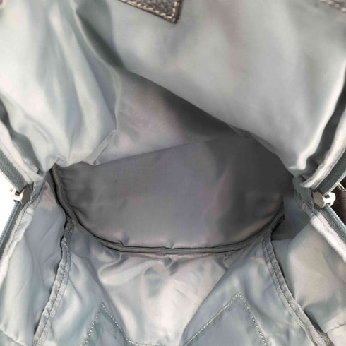 ペレボルサ PELLE BORSA ロゴパッチ モノグラム カモ柄 多収納 バックパック レディース