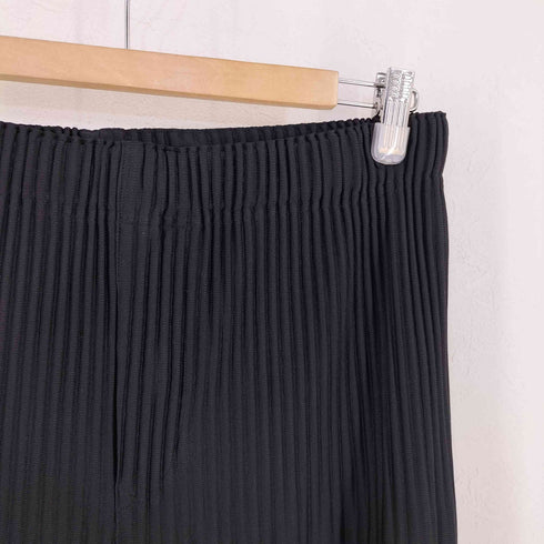 オムプリッセイッセイミヤケ HOMME PLISSE ISSEY MIYAKE BASICS プリーツ テーパードパンツ メンズ JPN:2