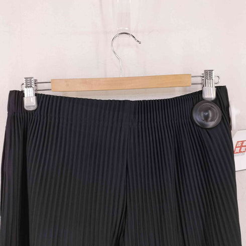 オムプリッセイッセイミヤケ HOMME PLISSE ISSEY MIYAKE BASICS プリーツ テーパードパンツ メンズ JPN:2