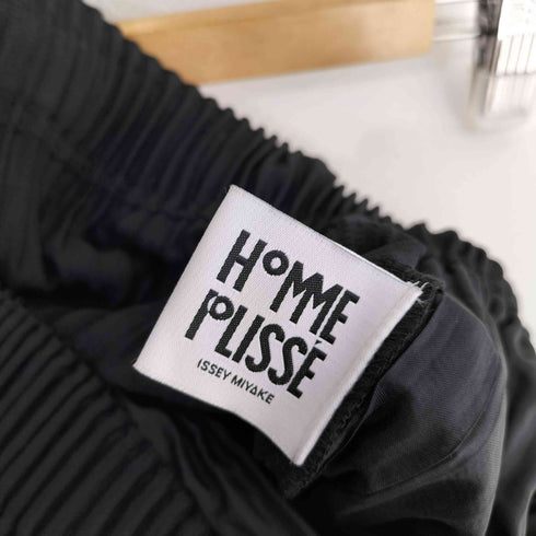 オムプリッセイッセイミヤケ HOMME PLISSE ISSEY MIYAKE BASICS プリーツ テーパードパンツ メンズ JPN:2
