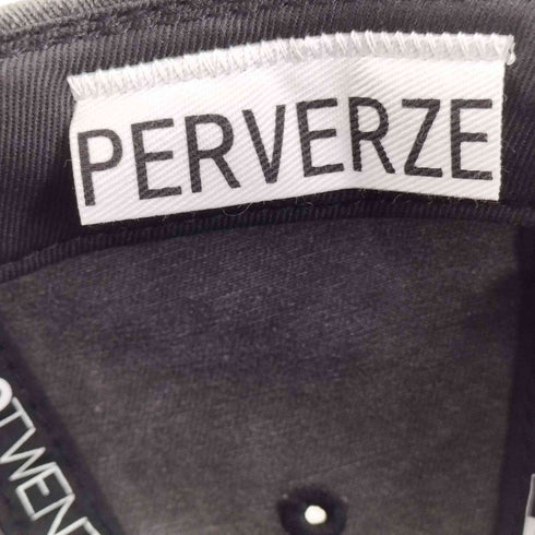 パーバーズ PERVERZE SCRAP LOGO CAP レディース FREE