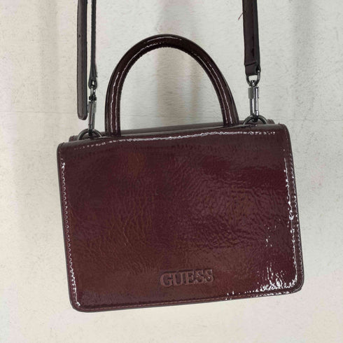 ゲス GUESS エナメル ショルダーバッグ レディース