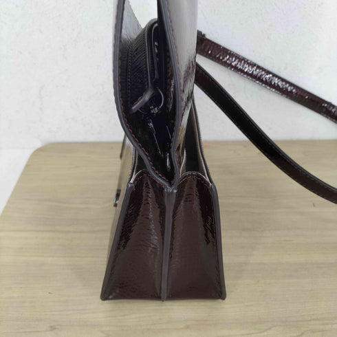 ゲス GUESS エナメル ショルダーバッグ レディース