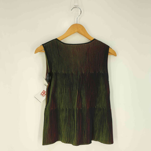イッセイミヤケミー ISSEY MIYAKE me 3Dプリーツ ノースリーブトップス レディース