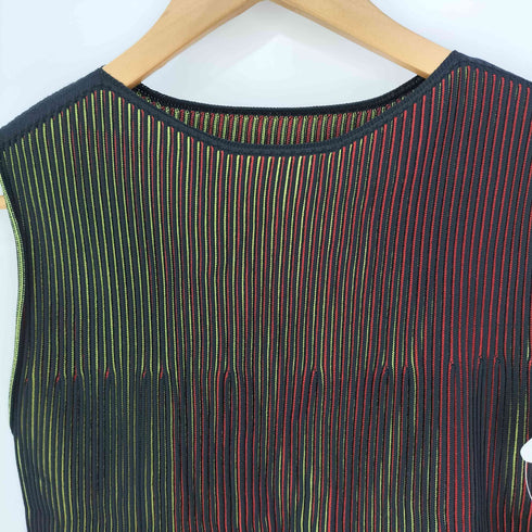 イッセイミヤケミー ISSEY MIYAKE me 3Dプリーツ ノースリーブトップス レディース