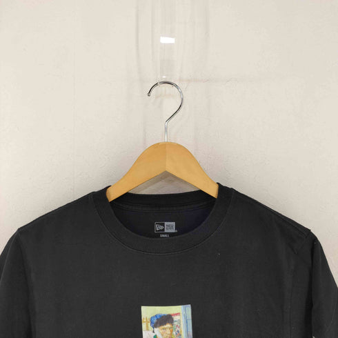 ニューエラ NEW ERA アートプリント クルーネックTシャツ メンズ JPN:S