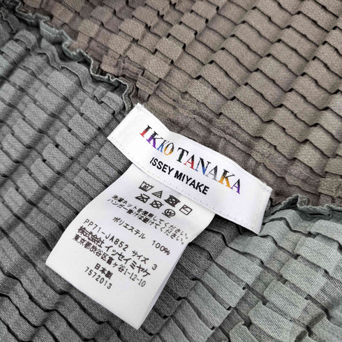 イッセイミヤケ ISSEY MIYAKE IKKO TANAKA 17SS プリーツボレロ プリーツコート 立体 フェイス 顔 グラフィック 田中一光 レディース JPN:3