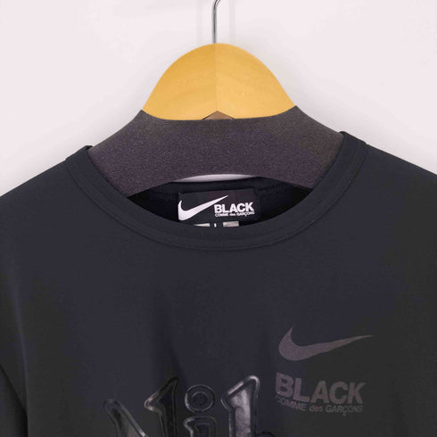 ブラックコムデギャルソン BLACK COMME des GARCONS フロントロゴ コラボTシャツ メンズ JPN:L