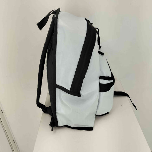 エムエムシックスメゾンマルジェラ MM6 Maison Margiela 21AW パデッドリバーシブルバックパック レディース