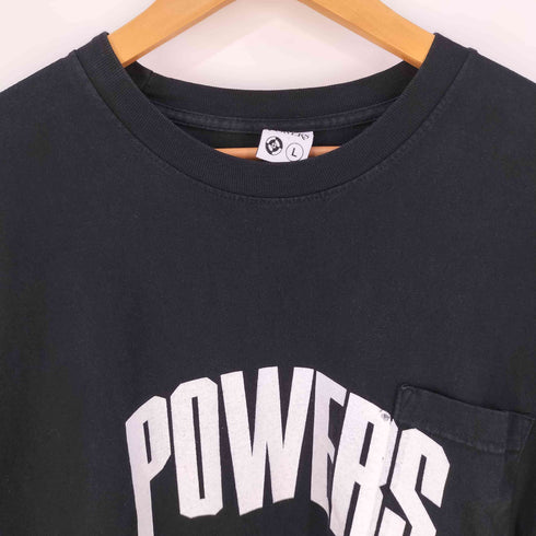 パワーズ POWERS ×Eric Elms プリント ポケット クルーネックTシャツ メンズ import:L