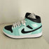 ジョーダンブランド JORDAN BRAND WMNS AIR JORDAN 1 MID メンズ JPN:26.5