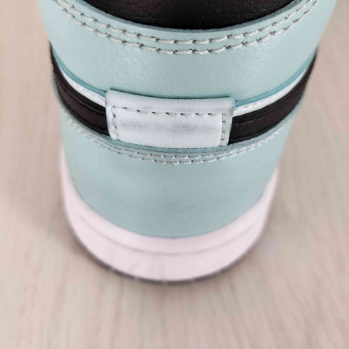 ジョーダンブランド JORDAN BRAND WMNS AIR JORDAN 1 MID メンズ JPN:26.5