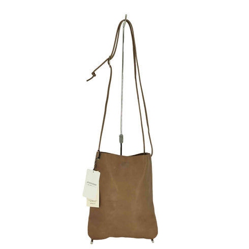 ARTS & CRAFTS VEGETABLE HORSE LEATHER FLAT SHOULDER L ベジタブルホースレザー フラットショルダーバッグ L メンズ