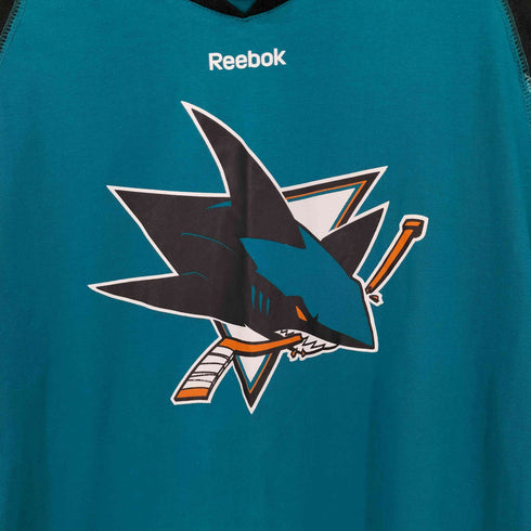 リーボック Reebok チームロゴ フロントプリントVネックカットソー メンズ JPN:L