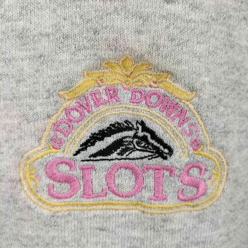 DOVER DOWNS SLOTS ワンポイントロゴトレーナー メンズ
