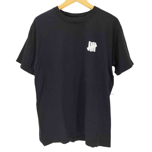 アンディフィーテッド UNDEFEATED S/S ロゴプリントTシャツ メンズ JPN:M