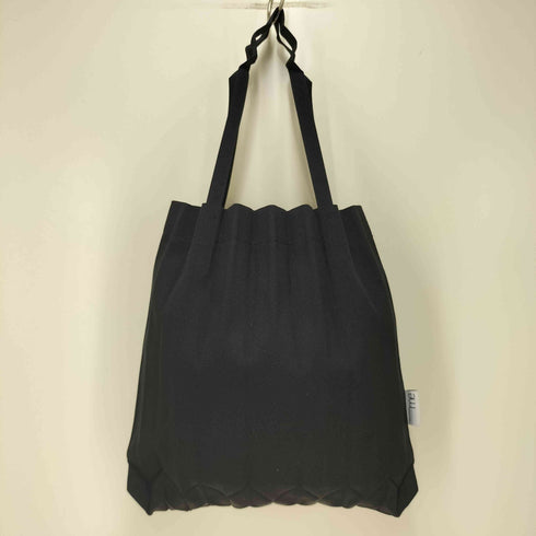 ミー イッセイミヤケ me ISSEY MIYAKE TRUNK PLEATS BAG 12 レディース