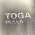 トーガプルラ TOGA PULLA エンボスメタルストラップサンダル レディース 36