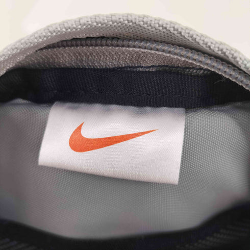 ナイキ NIKE maruem グラフチェック ショルダーバッグ メンズ