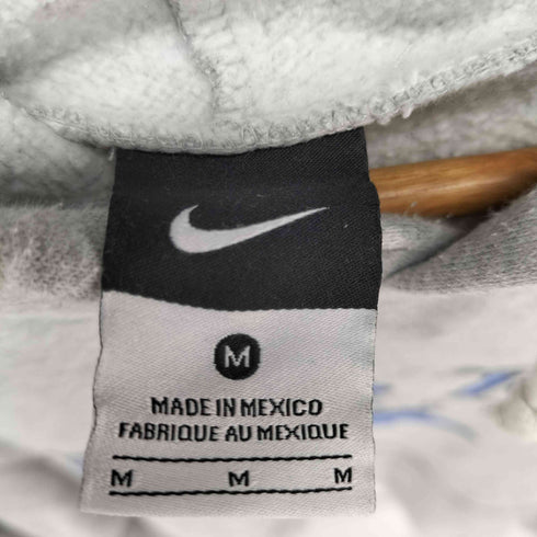 ナイキ NIKE スウォッシュロゴ刺繍 カレッジプリントプルオーバーパーカー メンズ JPN:M