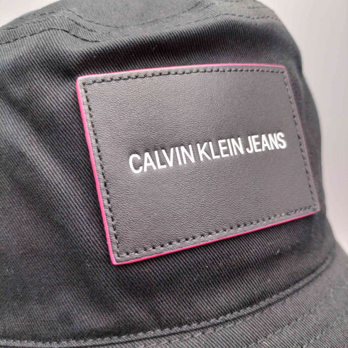 カルバンクラインジーンズ Calvin Klein Jeans スポーティ ロゴ バケットハット レザー ロゴ 型押し バケットハット レディース OS
