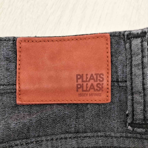 プリーツプリーズイッセイミヤケ PLEATS PLEASE ISSEY MIYAKE ストレッチストレートパンツ メンズ 2