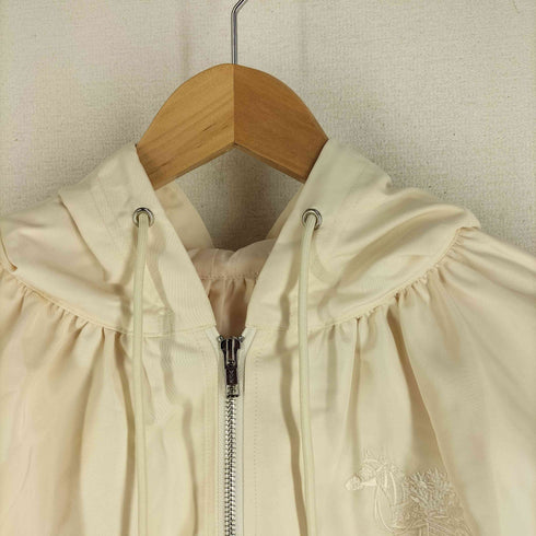 イアパピヨネ ear PAPILLONNER SUMI STYLE 馬刺繍 ギャザーブルゾン 裾スリット ハトメ 袖リブ レディース FREE
