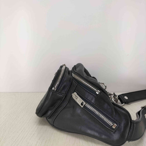 アレキサンダーワン Alexander Wang レザーボディバッグ メンズ