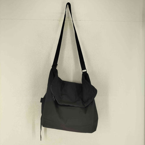 ヨウジヤマモト Yohji Yamamoto シグネチャーロゴキャンバスメッセンジャーバッグ メンズ ONE SIZE