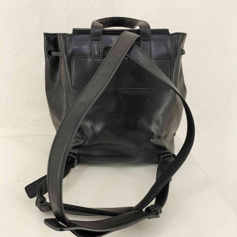 チャールズキース CHARLES & KEITH レザーリュック レディース