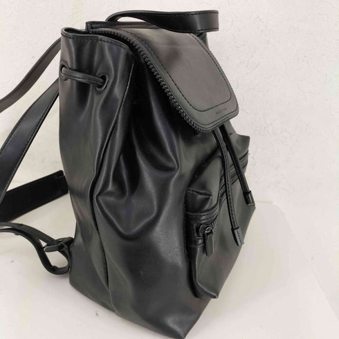 チャールズキース CHARLES & KEITH レザーリュック レディース