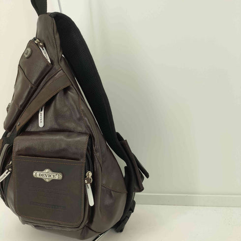 DEVICE Y2K スリングバッグ GEAR 本革トライアングルボディバッグ メンズ