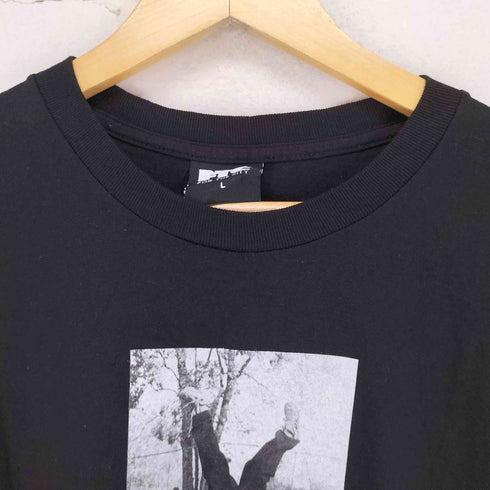 エフティーシー FTC HEADSTAND TEE Photo by Joe Brook メンズ JPN:L