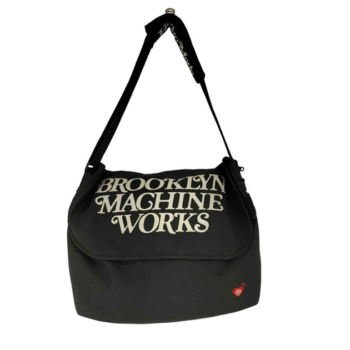 ヒューマンメイド HUMAN MADE ×BROOKLYN MACHINE WORKS メッセンジャーバッグ メンズ