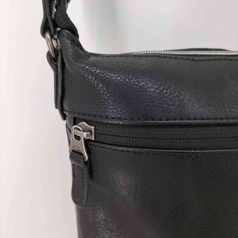 ムスタッシュ MOUSTACHE スクエアレザーショルダーバッグ シボ革 レディース