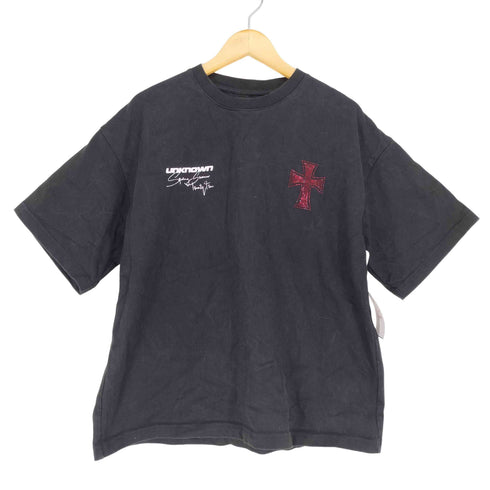 アンノウンロンドン UNKNOWN LONDON ラインストーンロゴデザイン S/S TEE メンズ JPN:L