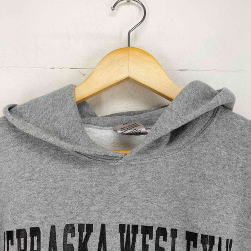 ラッセルアスレチック RUSSELL ATHLETIC NEBRASKA WESLEYAN フロントプリントプルオーバーパーカー メンズ JPN:L