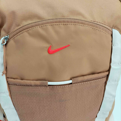 ナイキ NIKE Hike Backpack Amber Brown Night MAROON BRIGHT CRIMSON 27L ハイク バックパック センタースウッシュロゴ 刺繍 メンズ