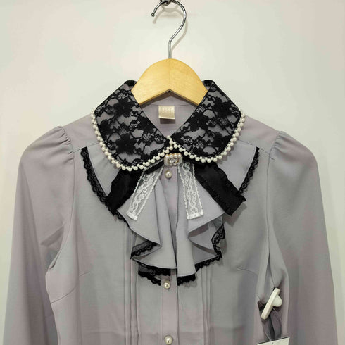 シークレットハニーバイハニーバンチ Secret Honey by Honey Bunch 2023AW パールレース襟ラッフルブラウス レディース JPN:2