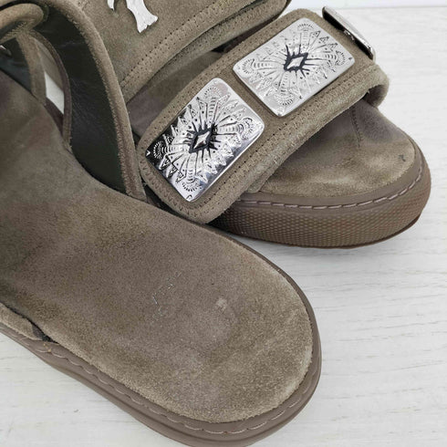 トーガプルラ TOGA PULLA KHAKI SUEDE SLIDERS メタルロゴ サンダル スリッパ レディース EUR:37
