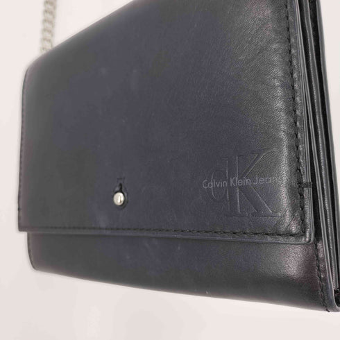 カルバンクラインジーンズ Calvin Klein Jeans ロゴ型押し カウレザー チェーン ショルダーバッグ レディース
